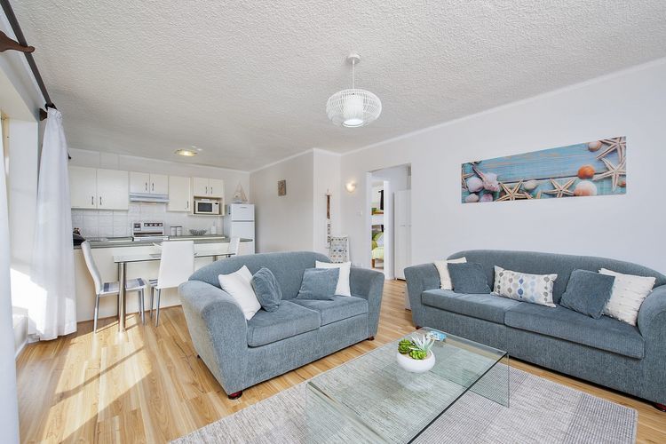 Shoal Court, 2/7 Lillian Street – fabulous location with water views