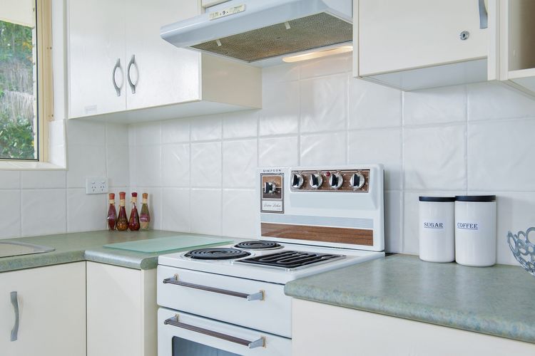 Shoal Court, 2/7 Lillian Street – fabulous location with water views
