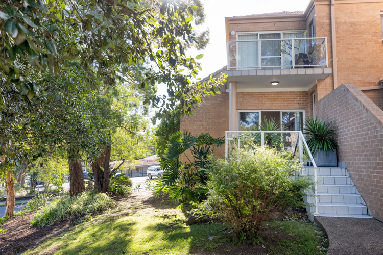 A Little Jewel By The Sea