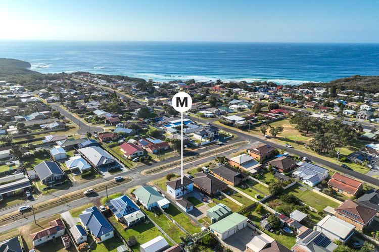 Coastal Charm – 67 Burrill Street