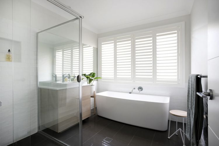Bathroom upstairs 