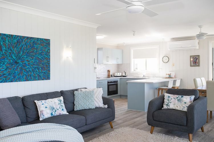 living room / kitchen 