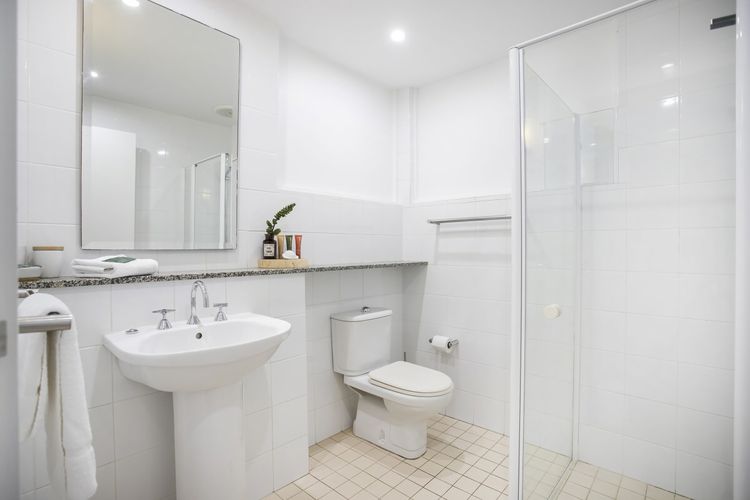 Unit 2 bathroom 