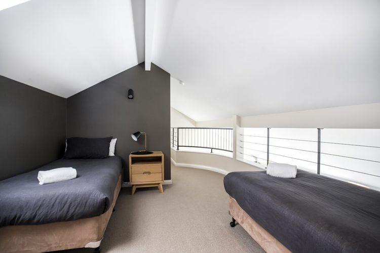 Open loft area 3 x single beds 