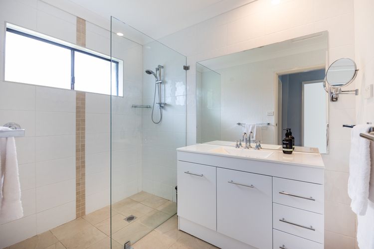 Bathroom upstairs 