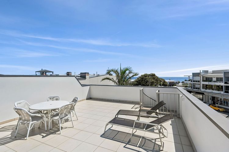 Paradiso 3 Bedroom Family Roof Top 350