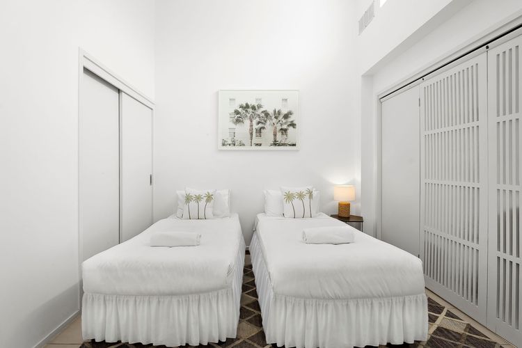 Paradiso 3 Bedroom Ocean Front Roof Top Spa 337