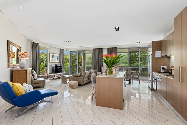 Luxury Apartment 1122 at Bells Boulevard