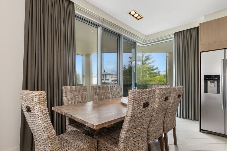 Luxury Apartment 1122 at Bells Boulevard