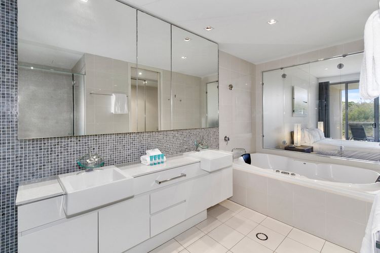 Luxury Apartment 1124 at Bells Boulevard