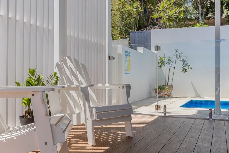 High Tide 4BR 3 level house w/ Ocean views & Pool