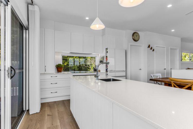 High Tide 4BR 3 level house w/ Ocean views & Pool