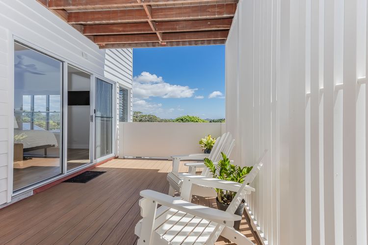 High Tide 4BR 3 level house w/ Ocean views & Pool