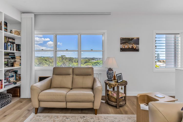 High Tide 4BR 3 level house w/ Ocean views & Pool