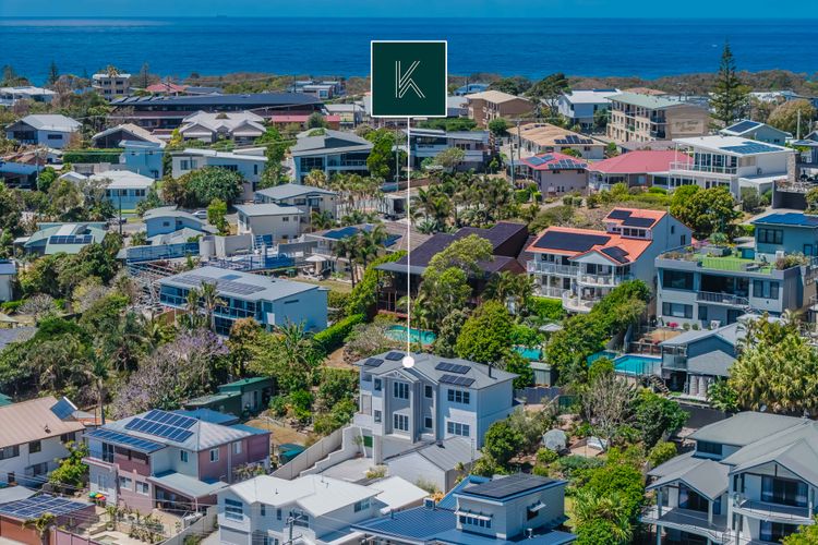 High Tide 4BR 3 level house w/ Ocean views & Pool