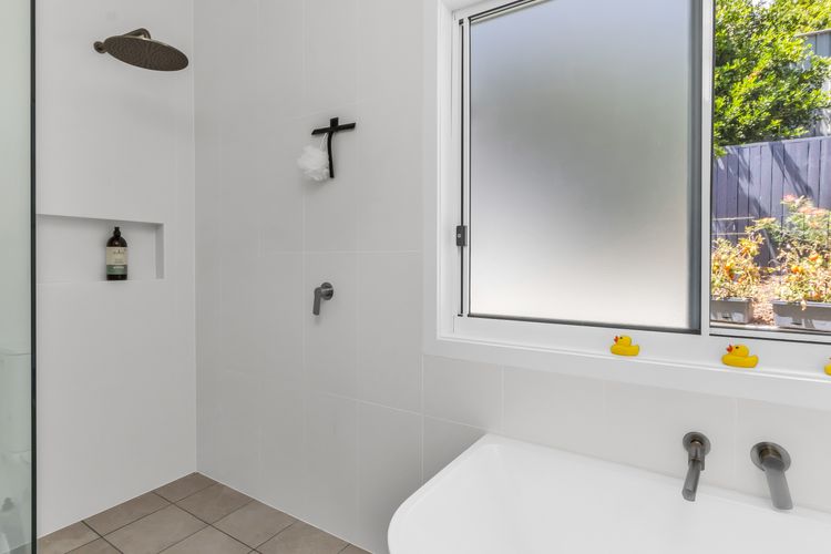 High Tide 4BR 3 level house w/ Ocean views & Pool