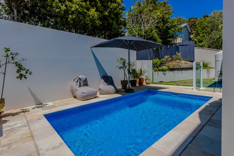 High Tide 4BR 3 level house w/ Ocean views & Pool