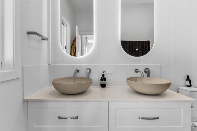 High Tide 4BR 3 level house w/ Ocean views & Pool