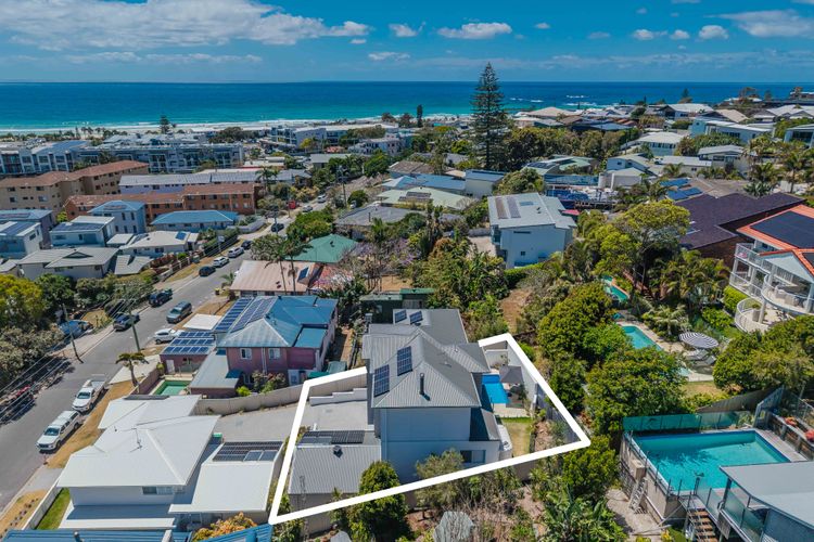 High Tide 4BR 3 level house w/ Ocean views & Pool