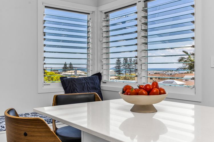 High Tide 4BR 3 level house w/ Ocean views & Pool