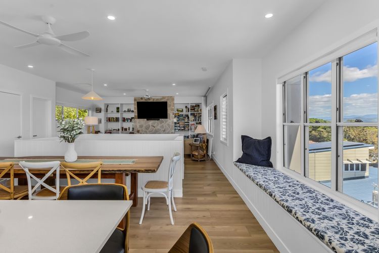 High Tide 4BR 3 level house w/ Ocean views & Pool