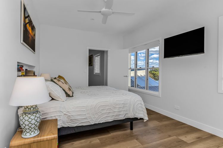 High Tide 4BR 3 level house w/ Ocean views & Pool