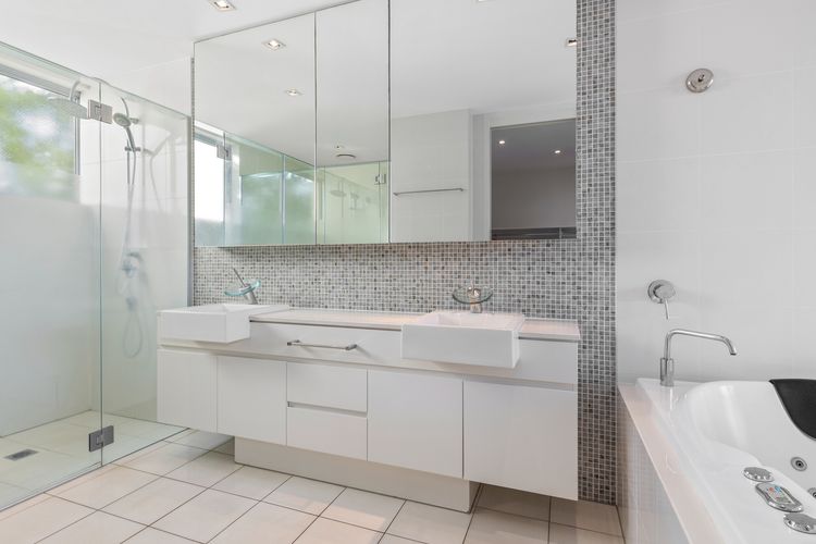 Luxury Apartment 1202 at Bells Boulevard