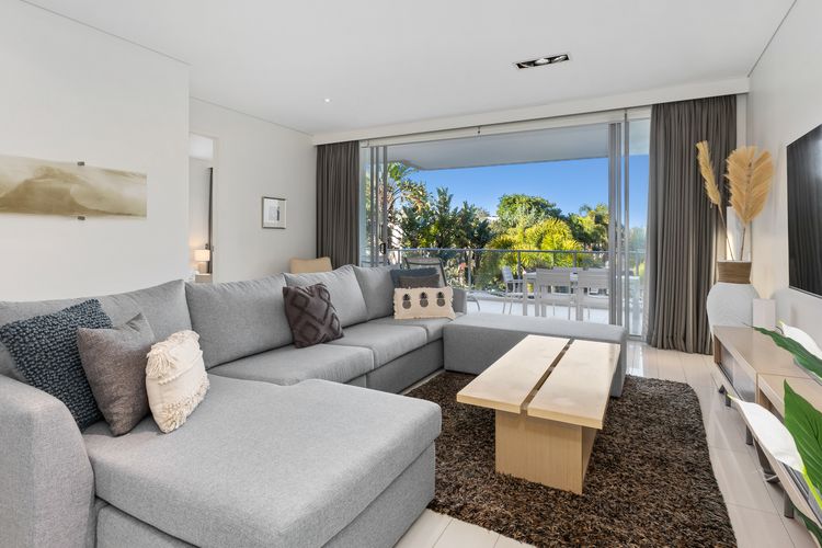 Luxury Apartment 1202 at Bells Boulevard