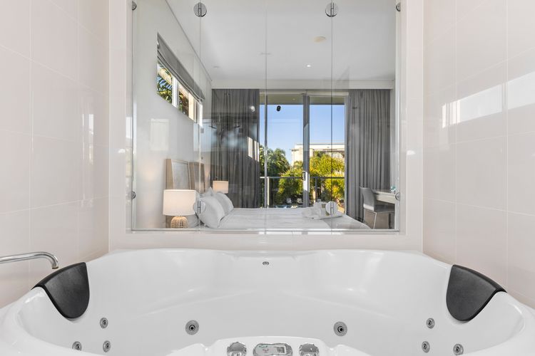 Luxury Apartment 1202 at Bells Boulevard