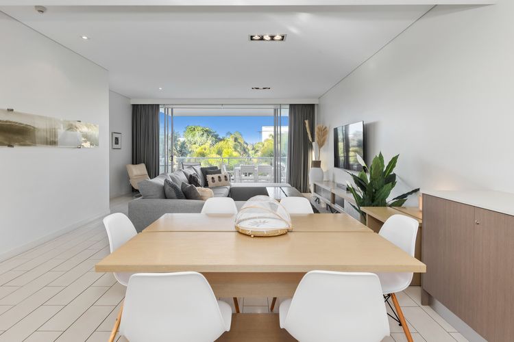 Luxury Apartment 1202 at Bells Boulevard