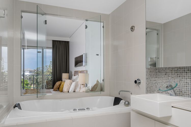 Luxury Apartment 1206 at Bells Boulevard