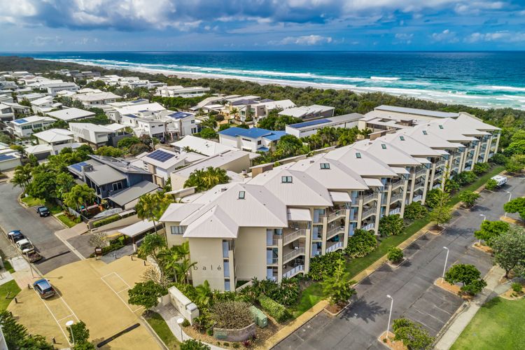 Luxury Apartment 1206 at Bells Boulevard