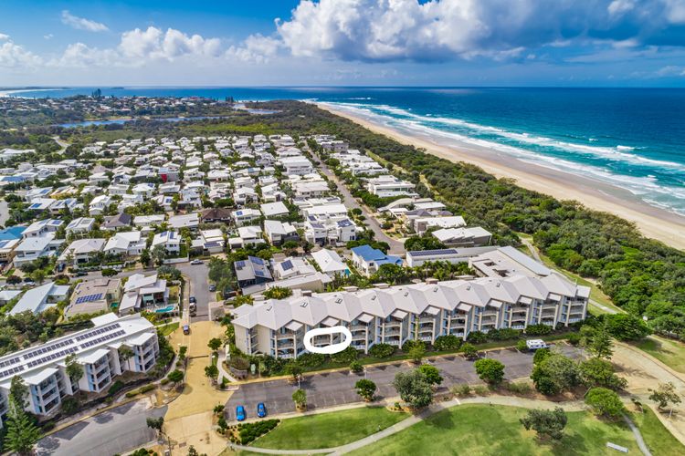 Luxury Apartment 1206 at Bells Boulevard