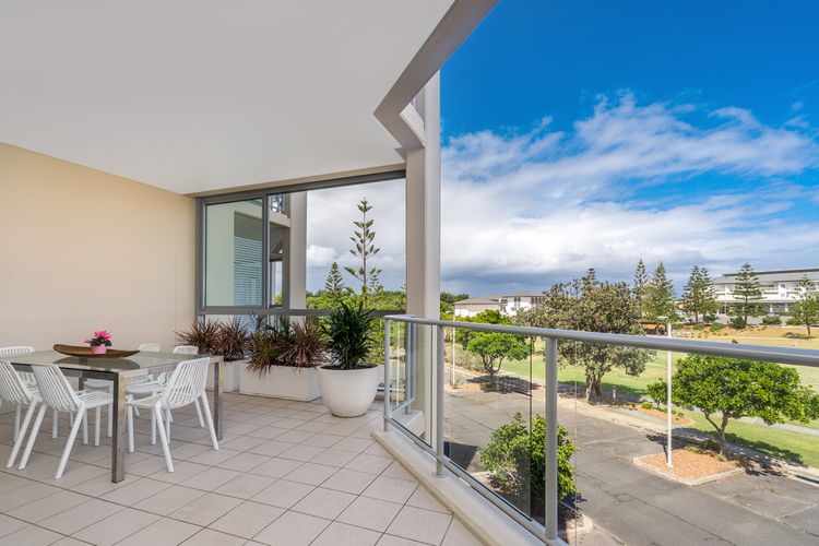 Luxury Apartment 1206 at Bells Boulevard