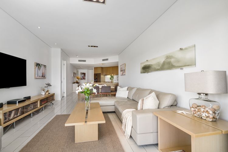 Luxury Apartment 1206 at Bells Boulevard