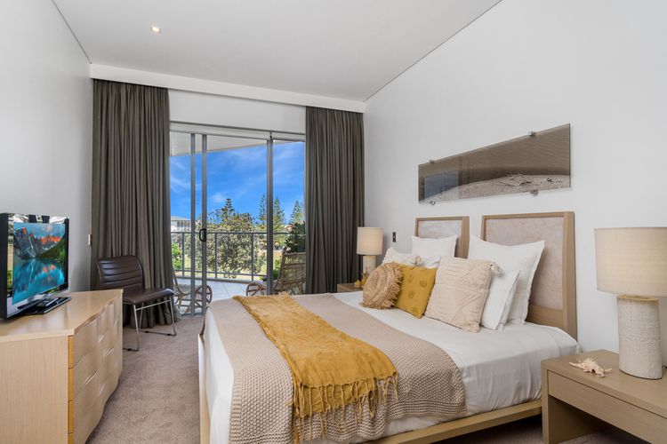 Luxury Apartment 1206 at Bells Boulevard