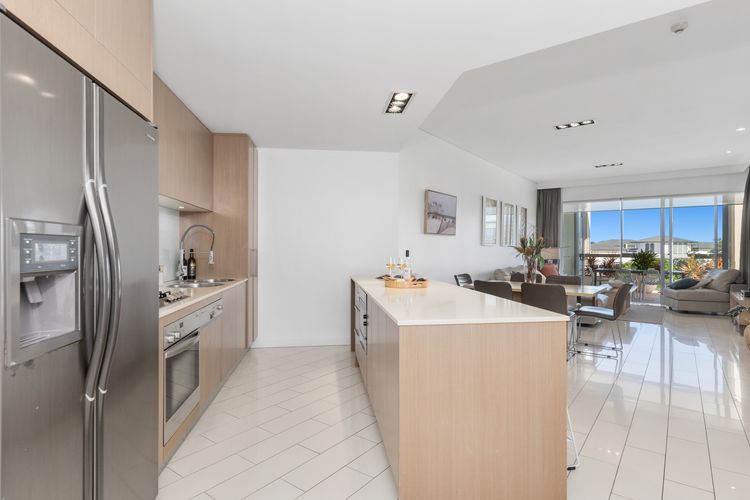 Luxury Apartment 1206 at Bells Boulevard