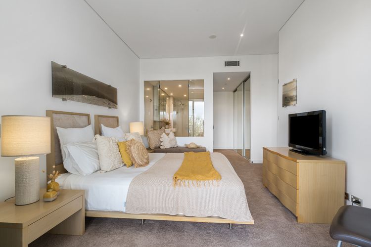 Luxury Apartment 1206 at Bells Boulevard