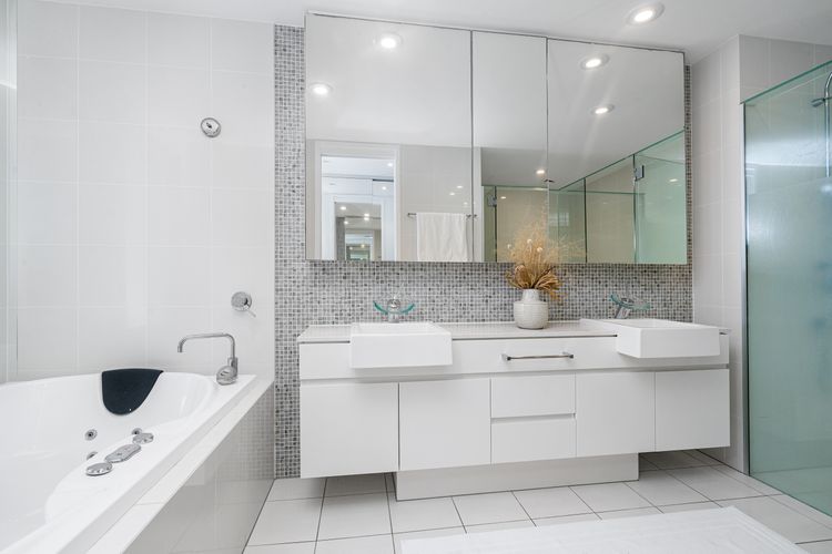 Luxury Apartment 1206 at Bells Boulevard