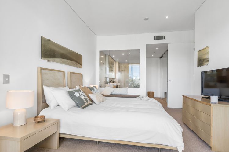 Luxury Apartment 1206 at Bells Boulevard