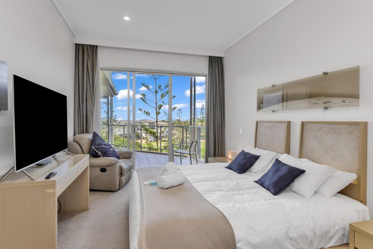 Luxury Apartment 1310 at Bells Boulevard