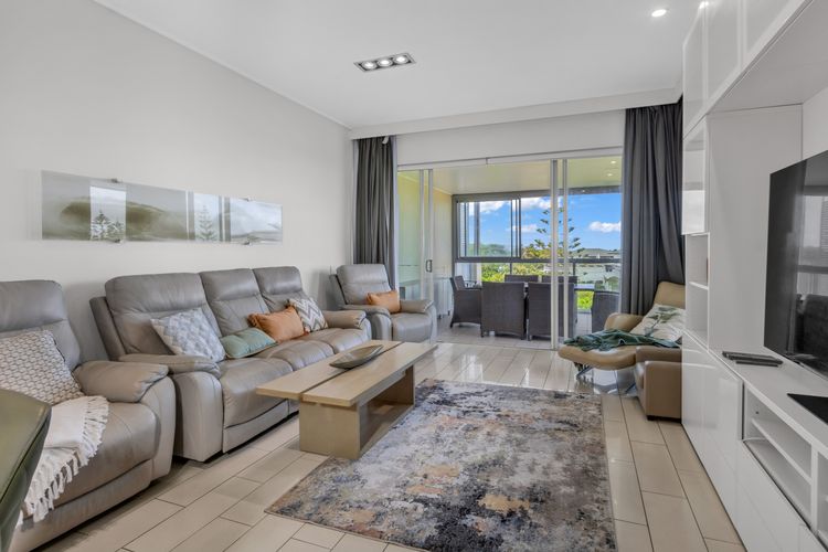 Luxury Apartment 1310 at Bells Boulevard