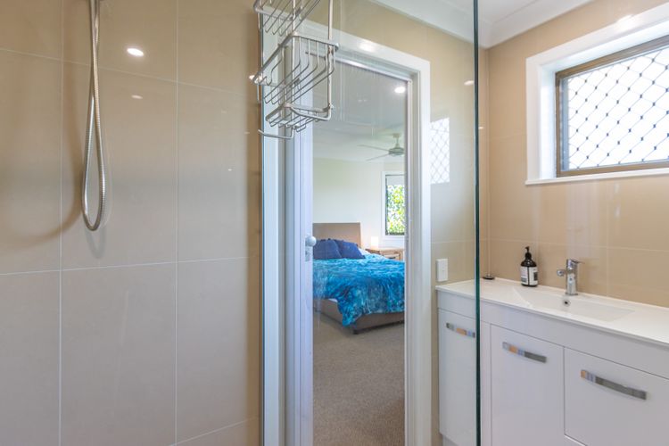 Shoreline Holiday Apartment