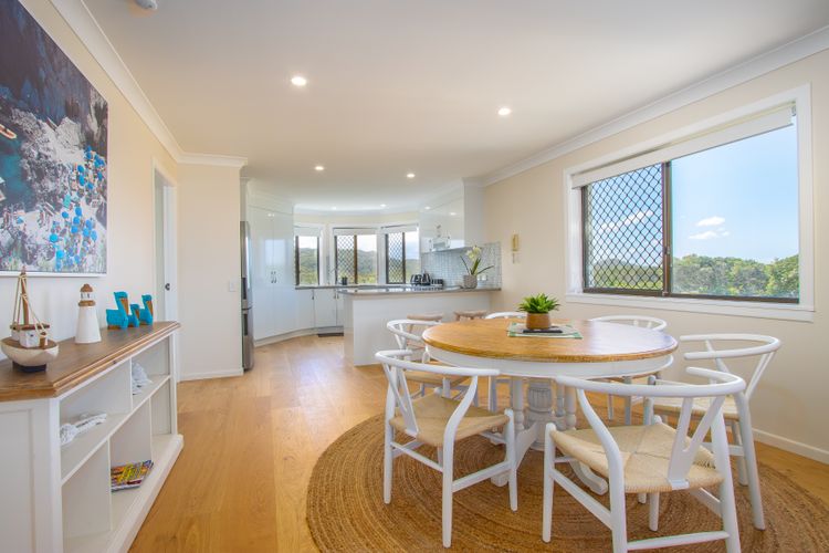 Shoreline Holiday Apartment