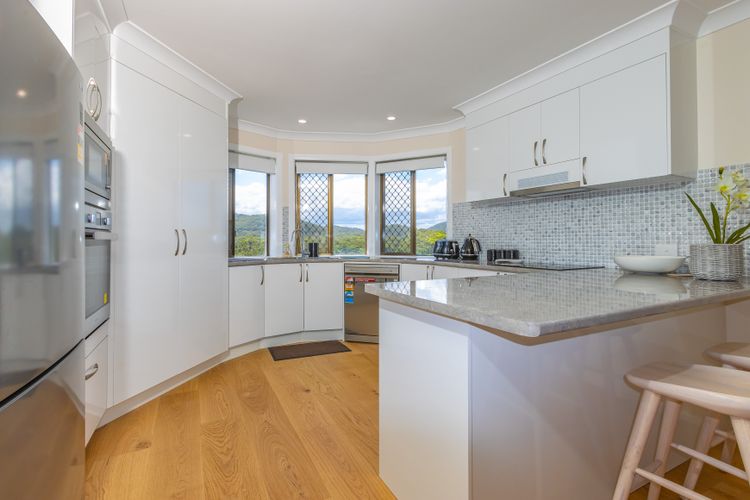 Shoreline Holiday Apartment