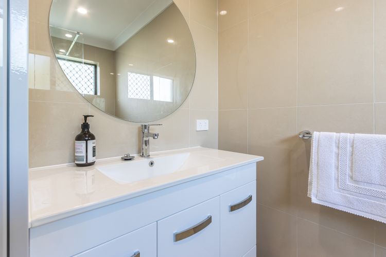 Shoreline Holiday Apartment