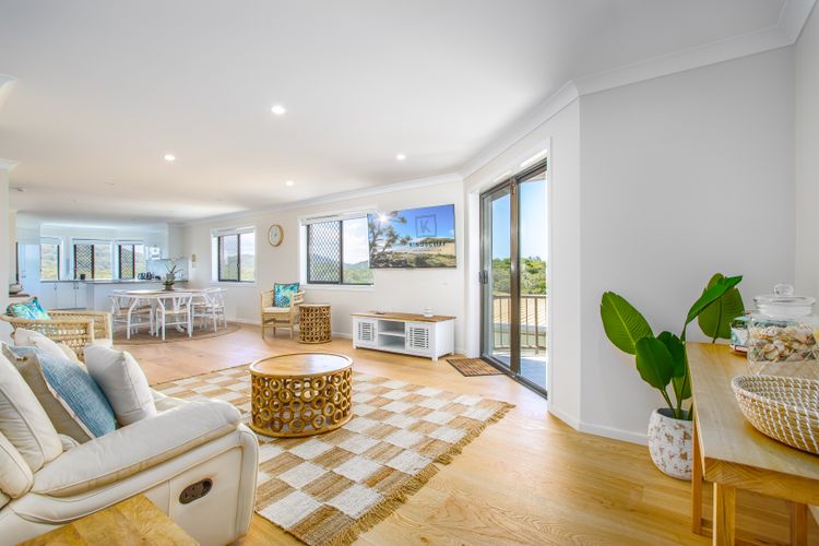 Shoreline Holiday Apartment