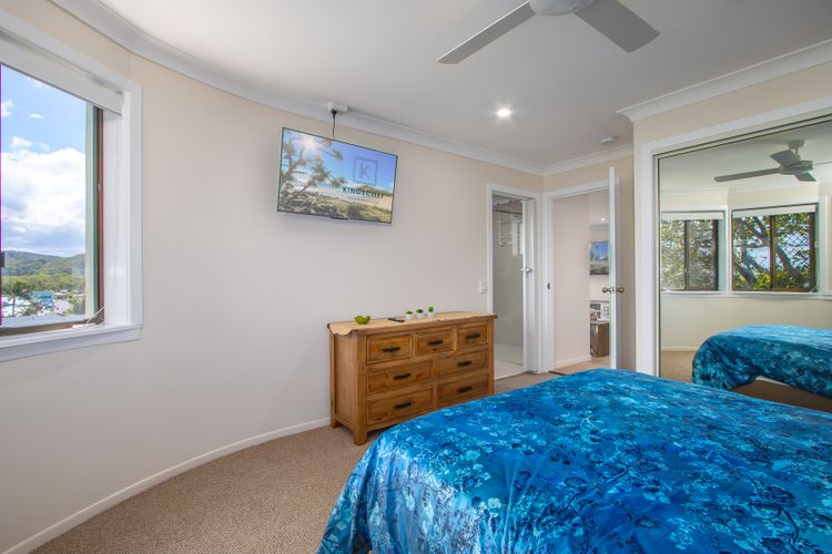 Shoreline Holiday Apartment