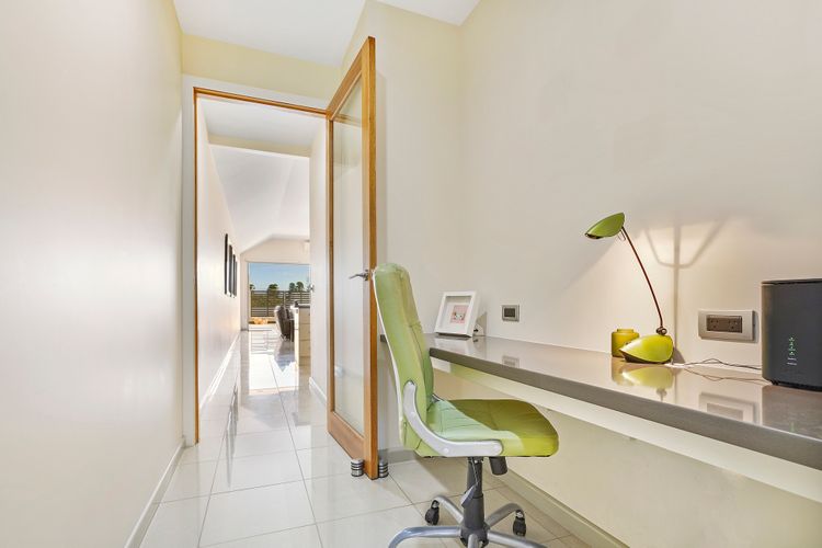 32a Sackville St