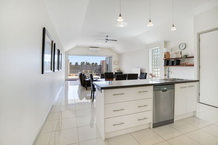 32a Sackville St